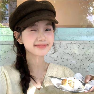 9顶假发的女孩